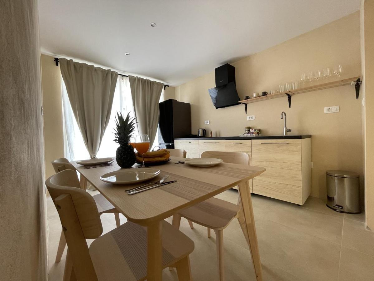 Cozy Apartment Matijas With Private Parking And Terrace Split Exterior photo